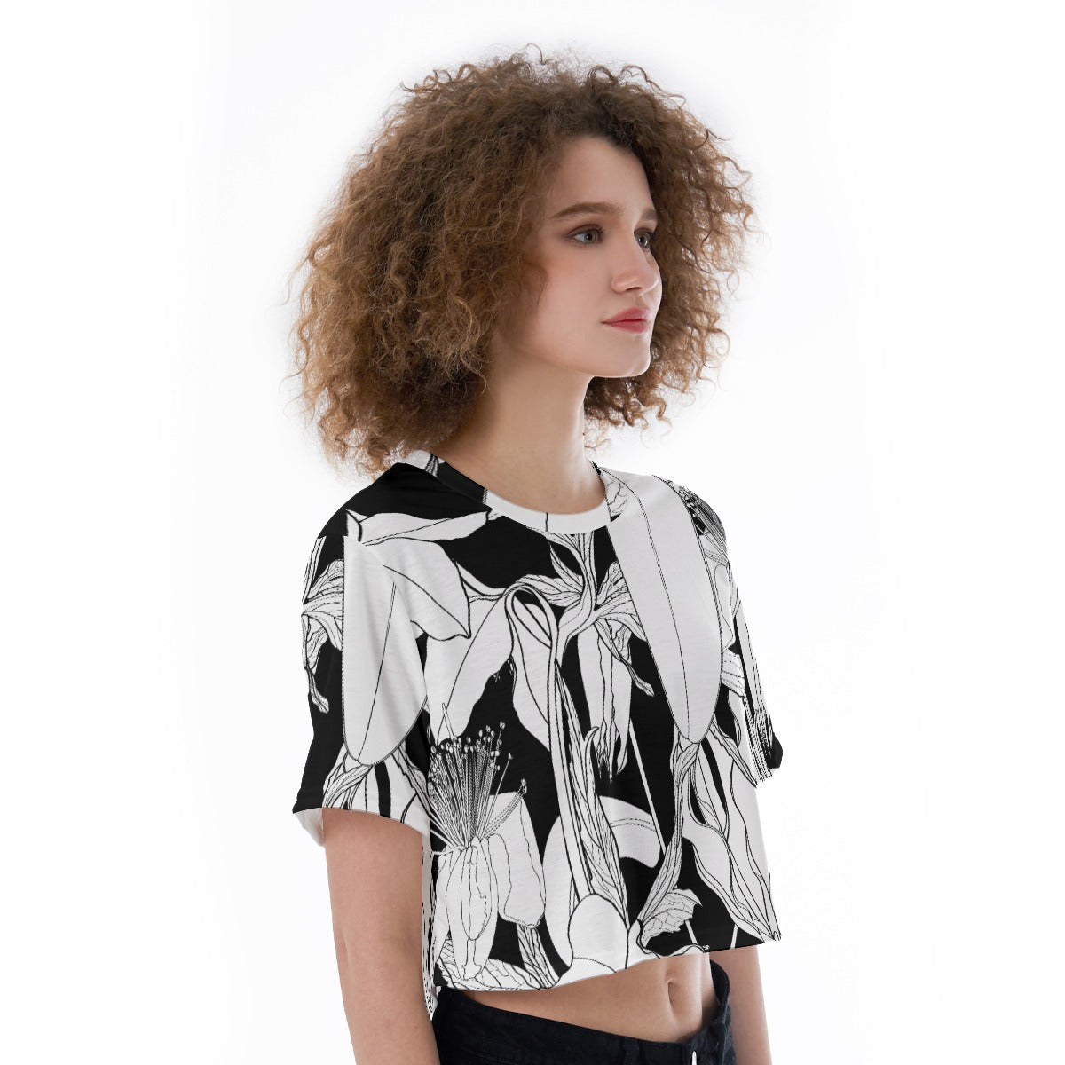 Black Bloom- Cropped T-Shirt