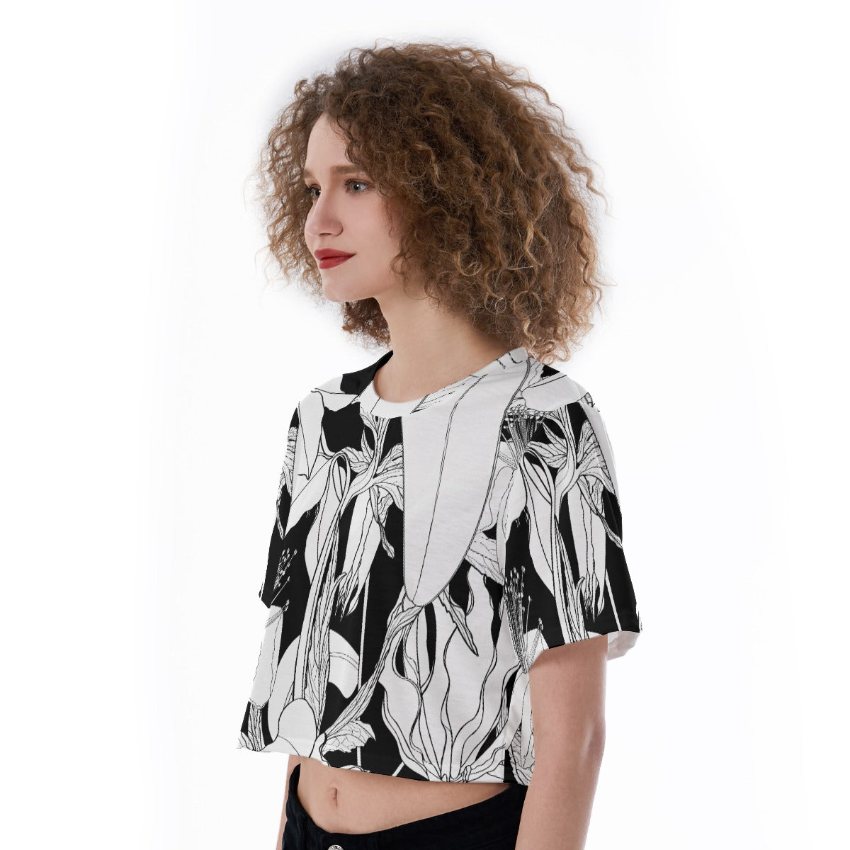 Black Bloom- Cropped T-Shirt